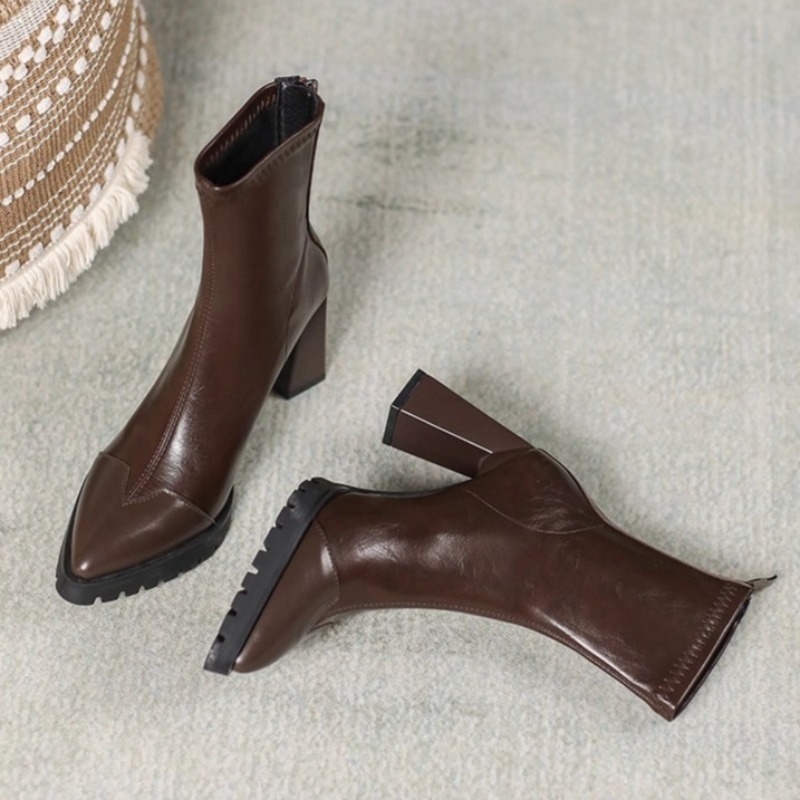 Pump Heel Block - Szpiczaste botki francuskie, obcisłe, elastyczne, jesienno-zimowe,